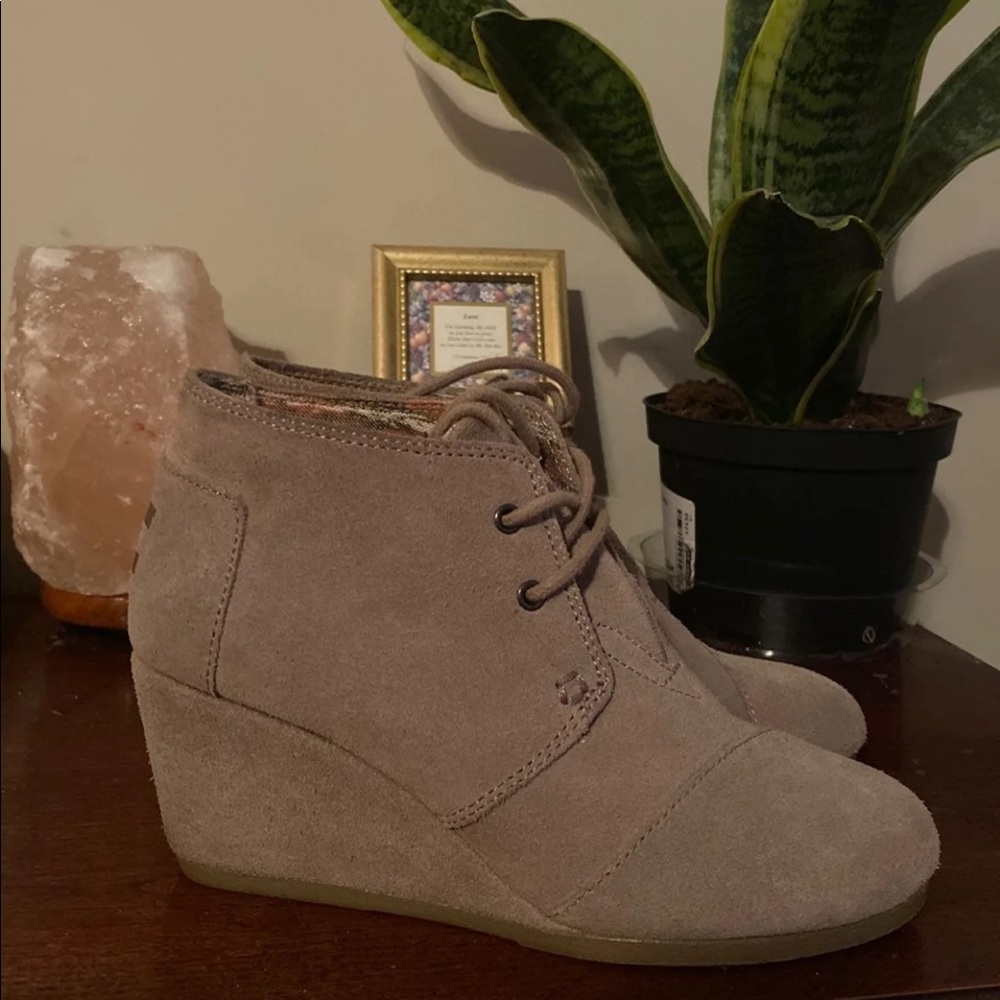 Toms wedge booties